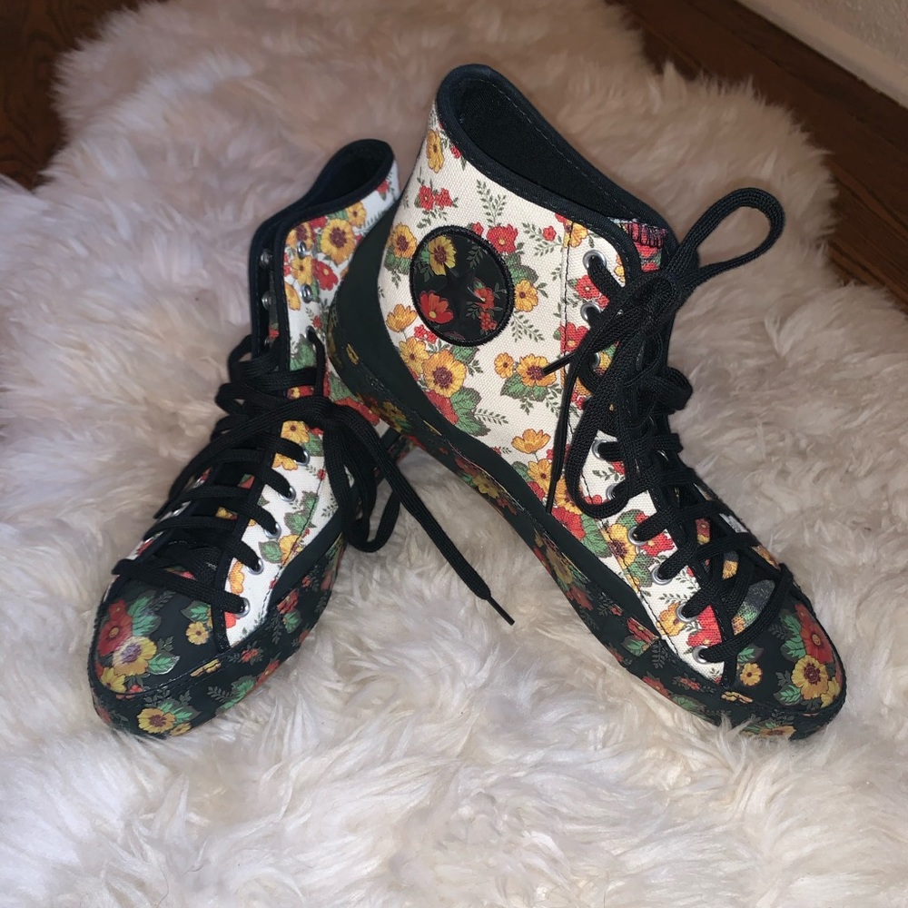 CONVERSE Chuck Taylor Sasha High Top Floral Bloom - Picture 5 of 11